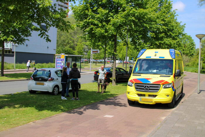 Scooterrijder gewond bij aanrijding met auto