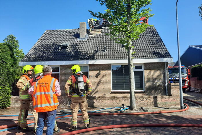 Brand in dak van woning door zonnepanelen