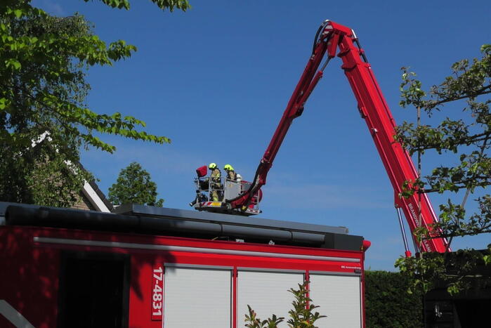 Brand in dak van woning door zonnepanelen