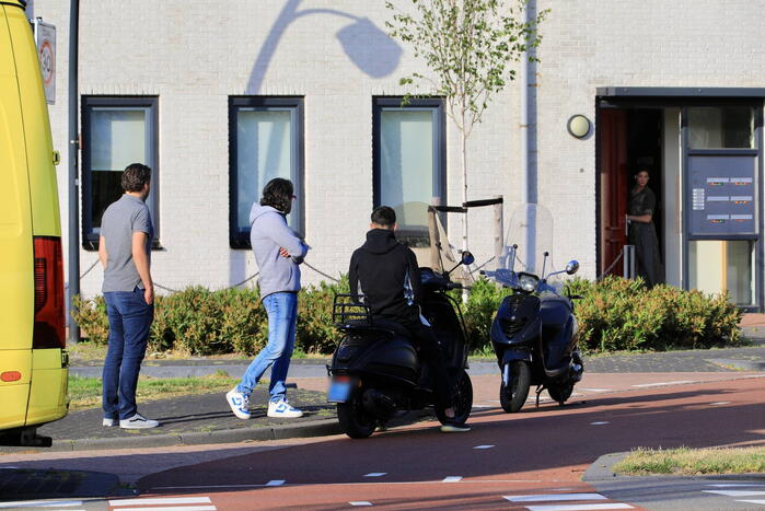 Beschonken scooterrijder gaat hard onderuit