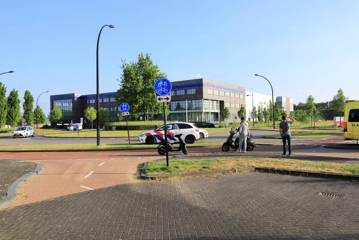 Beschonken scooterrijder gaat hard onderuit