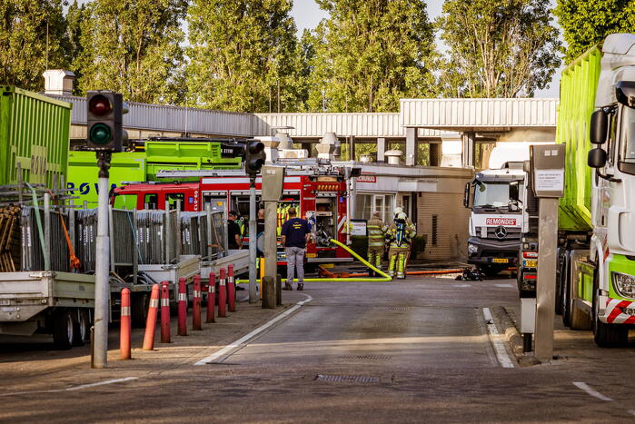 Brand in container met chemisch afval bij Remondis afvalverwerker