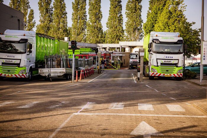 Brand in container met chemisch afval bij Remondis afvalverwerker