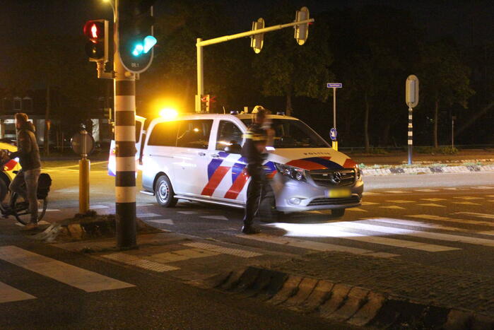 Fietser en automobilist botsen op elkaar