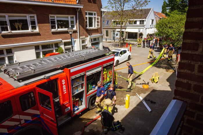 Veel schade vanwege brand op dak van woning