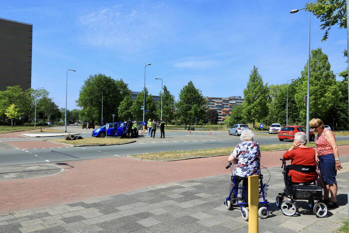 Veel blikschade bij botsing op kruispunt