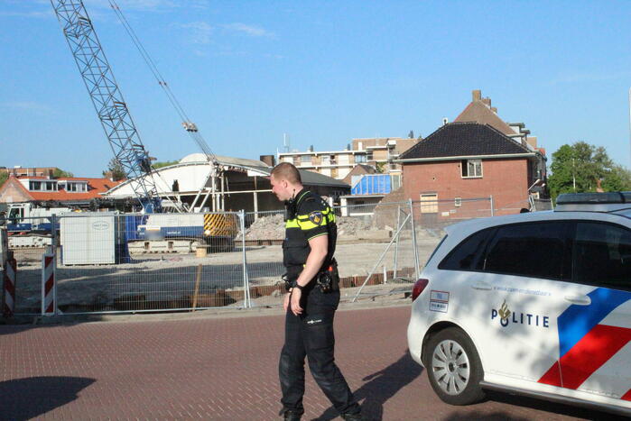 Pakketbezorger rijdt door na botsing