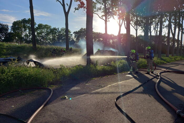 Brandende schuur veroorzaakt veel rook