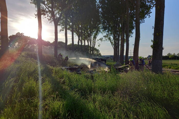 Brandende schuur veroorzaakt veel rook