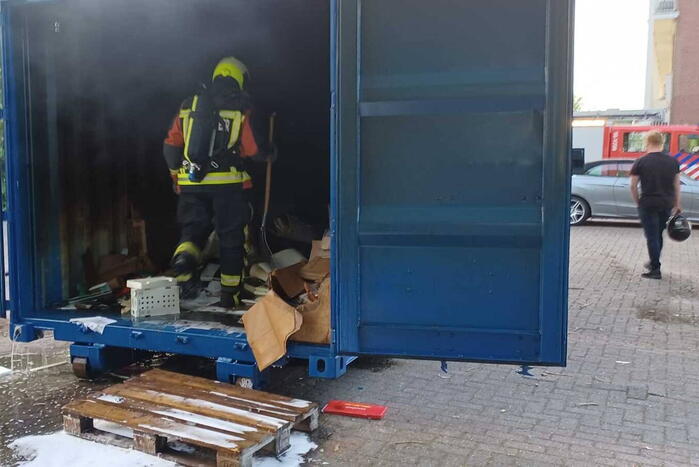 Veel rook bij brand in zeecontainer
