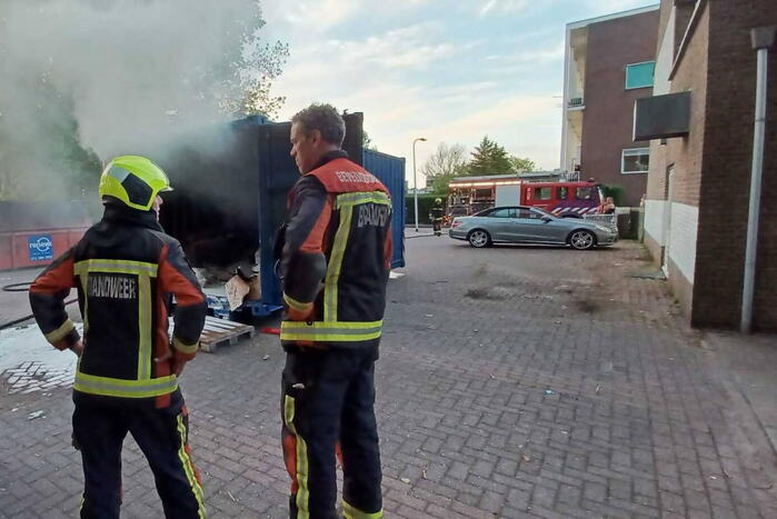 Veel rook bij brand in zeecontainer