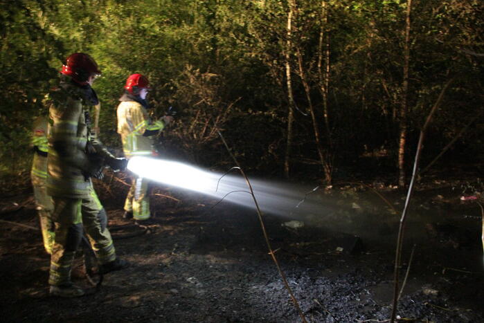 Bosbrand ontstaan door kampvuur