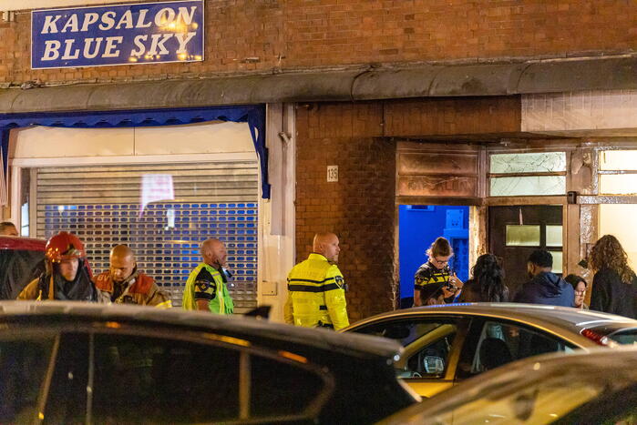 Aanslag met zwaar vuurwerk bij kapperszaak