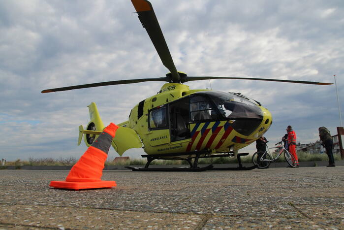 Traumahelikopter landt voor Andreaskerk