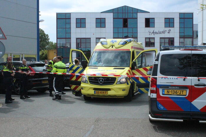 Gewonde bij steekpartij in bedrijfspand