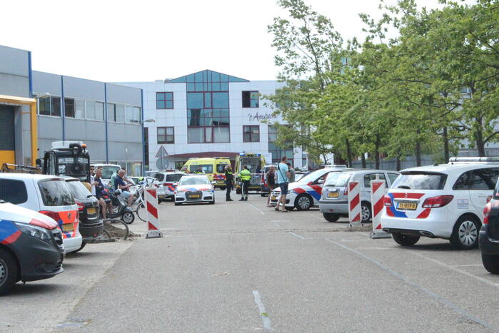 Gewonde bij steekpartij in bedrijfspand