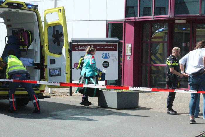 Gewonde bij steekpartij in bedrijfspand