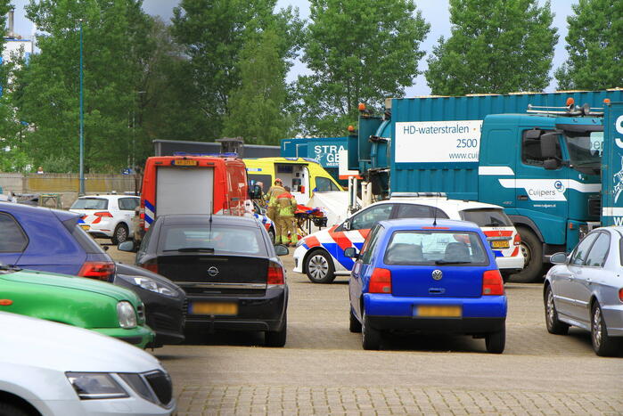 Persoon zwaargewond op terrein van Cuijpers straalbedrijf