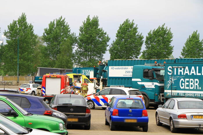 Persoon zwaargewond op terrein van Cuijpers straalbedrijf