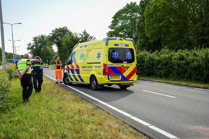 Automobiliste botst achterop Range Rover