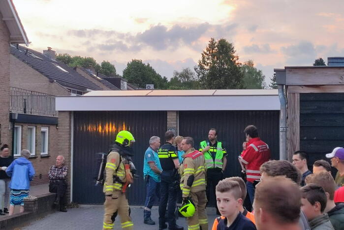 Woningbrand trekt veel bekijks van omwonenden