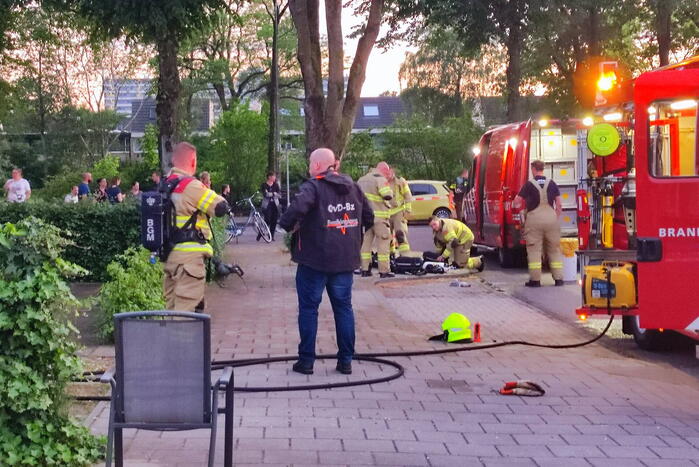 Woningbrand trekt veel bekijks van omwonenden