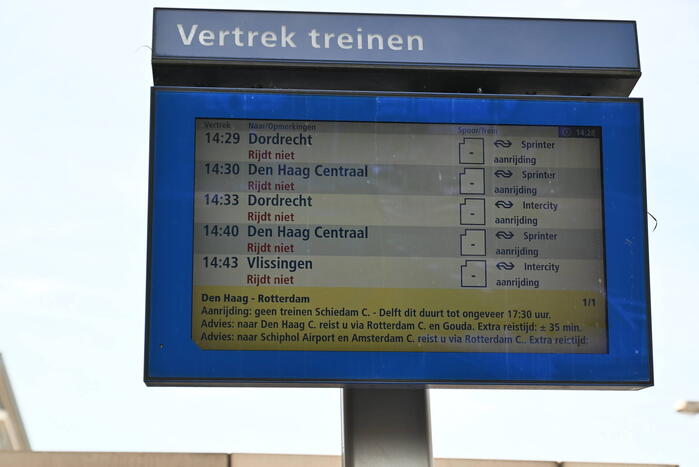 Geen treinverkeer richting Den Haag door aanrijding persoon