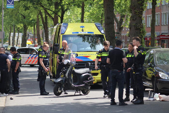 Scooterrijder gewond bij botsing met openslaand portier