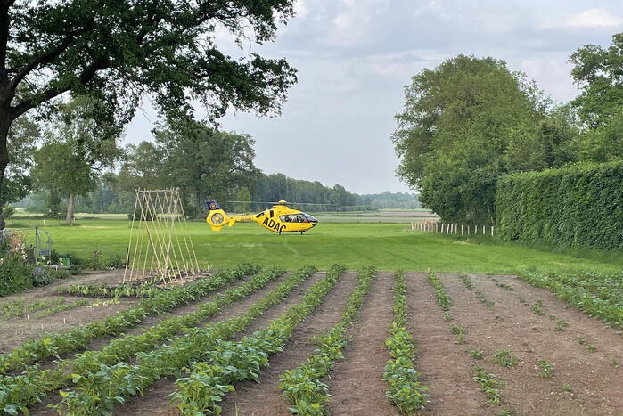 Kind valt van trap traumahelikopter opgeroepen