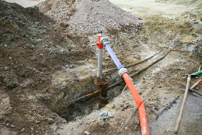 Brandkraan geraakt bij graafwerkzaamheden