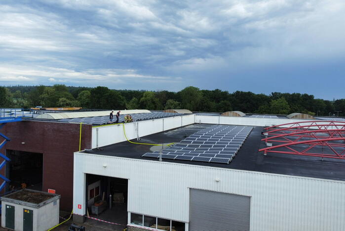 Dak staat op instorten door noodweer