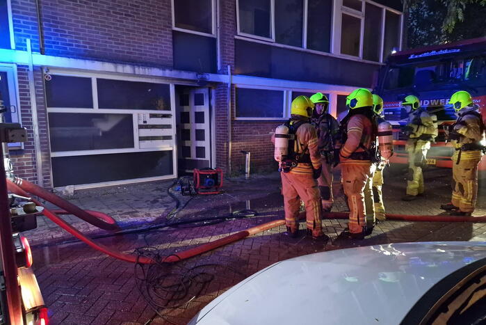 16 apartmenten ontruimd bij brand in kelder