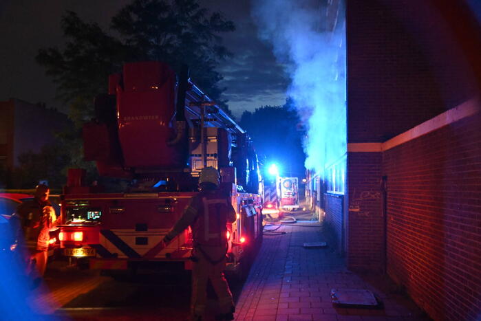 16 apartmenten ontruimd bij brand in kelder
