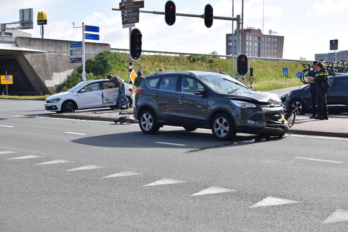 Flinke schade bij botsing op kruising van afrit A12