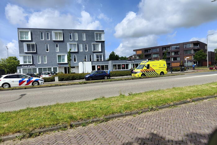 Scooterrijder gewond bij aanrijding met auto