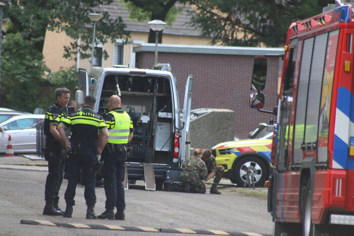Explosieve Opruimingsdienst doet onderzoek naar voorwerp in auto