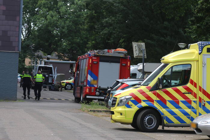 Explosieve Opruimingsdienst doet onderzoek naar voorwerp in auto