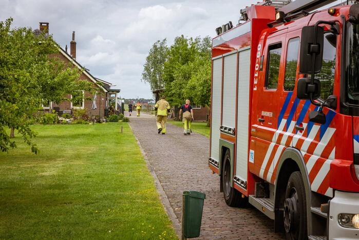 Veel rook bij afvalverbranding op terrein boerderij