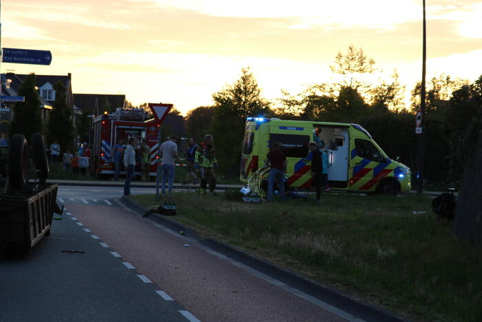 Meerdere gewonden nadat kampioenswagen kantelt