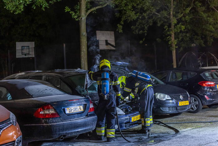 Brandstichting in geparkeerde auto