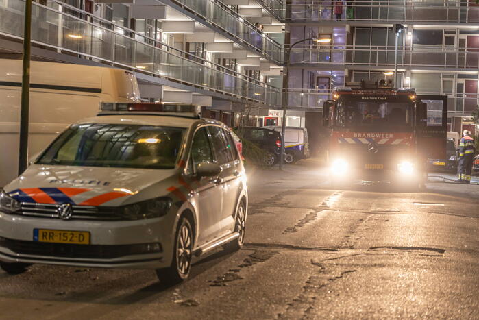Brandstichting in geparkeerde auto