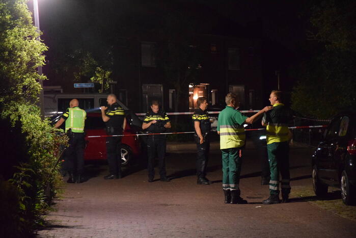 Vrouw op straat overgoten met zuur
