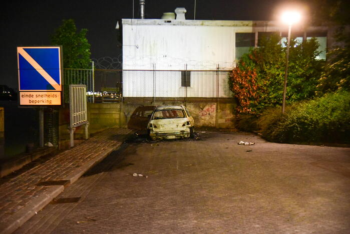 Vluchtauto schietpartij uitgebrand aangetroffen