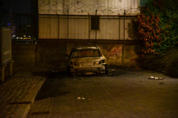 Vluchtauto schietpartij uitgebrand aangetroffen