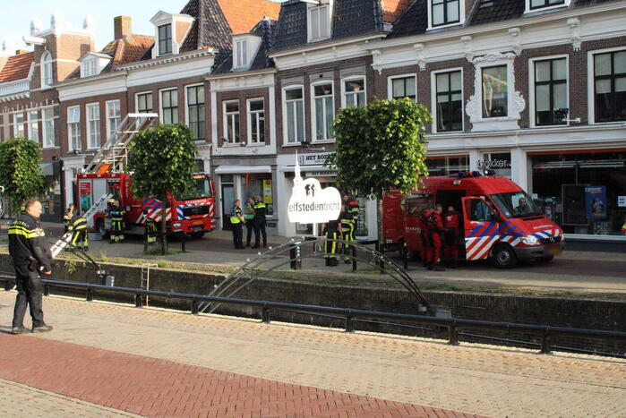 Overleden persoon in stadsgracht aangetroffen