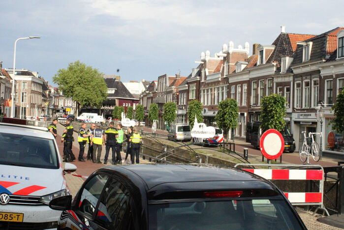 Overleden persoon in stadsgracht aangetroffen