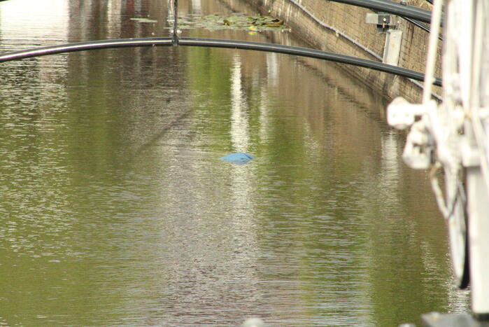 Overleden persoon in stadsgracht aangetroffen