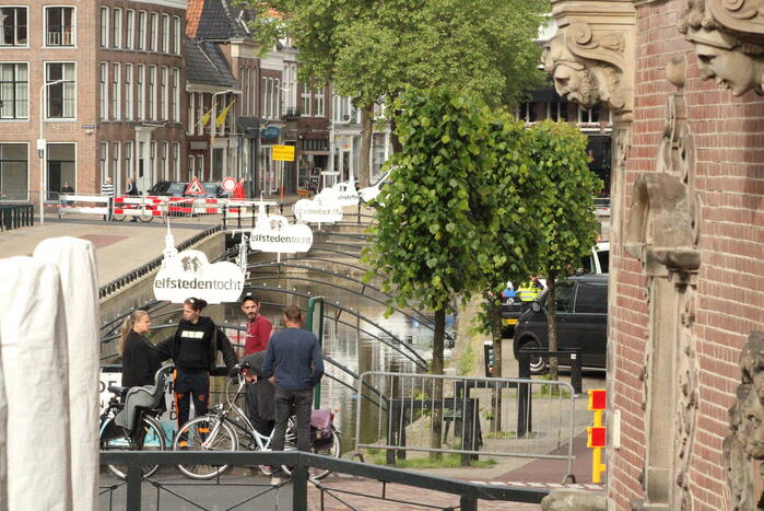 Overleden persoon in stadsgracht aangetroffen