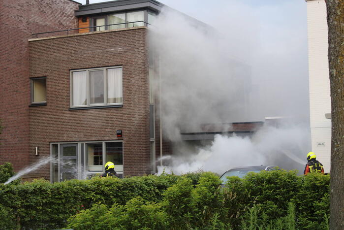 Hevige brand in elektrische auto