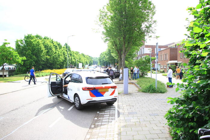 Automobilist eindig tegen boom bij St Jans Gasthuis